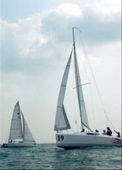 Spirits lifted by Qingdao sailing festivals