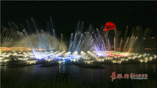 Amazing water show shines in Licang